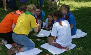 Антитела или прививки от ковида должны иметь специалисты, работая с детьми на каникулах