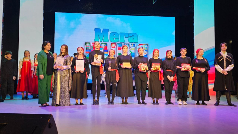 Во Дворце искусств Мегиона с успехом завершился фестиваль «Мега нация»!