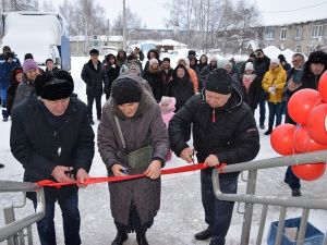 Подарок к Новому году: жители аварийных домов получили ключи от новых квартир