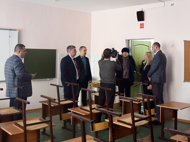 Какое решение принято по зданию Детской школы искусств в Высоком?