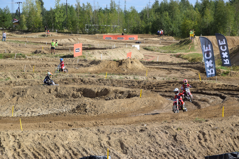 В Мегионе стартовали всероссийские соревнования по мотокроссу