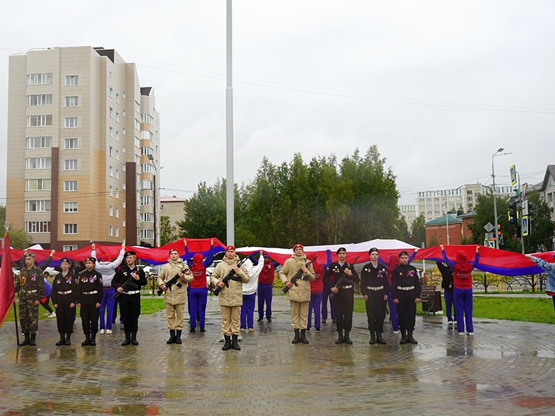 День государственного флага России отметили в Мегионе