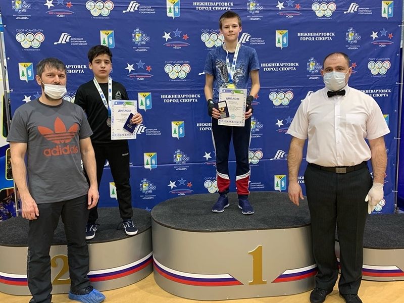 Воспитанники спортивной школы "Вымпел" завоевали путевки на финальное первенство Югры по боксу