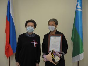 Наталья Комарова вручила благодарственные письма мегионцам