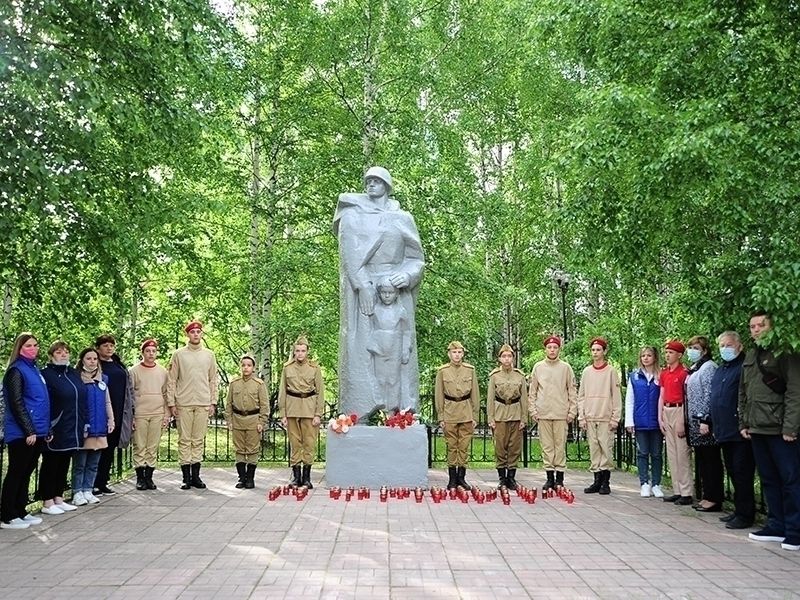 В День памяти и скорби в Мегионе прошла акция «Свеча памяти»