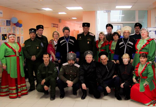 Вокальный ансамбль казачьей песни «Звонница» отправился с концертом в село Ларьяк