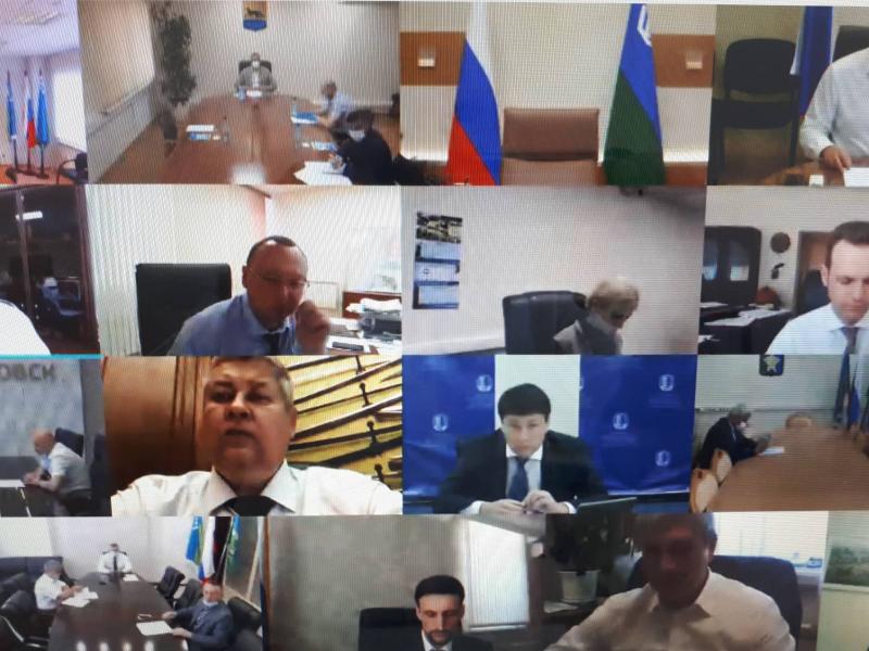В Югре проверили ход строительства социально значимых объектов