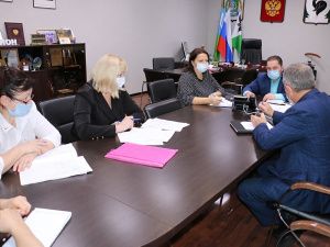 В администрации города прошла телефонная «прямая линия»