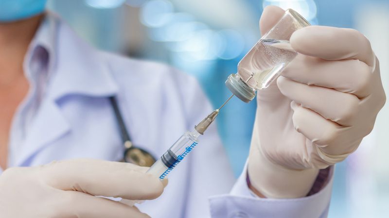 Роспотребнадзор Югры отменил необходимость отстранения от работы непривитых сотрудников