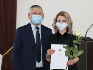 Глава города поздравил мегионцев с заслугами в профессиональной и творческой деятельности