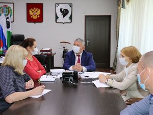 О ямах, сносе ветхого жилья и субботнике