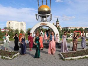 Традиционный праздник красоты и женственности прошел в центре Мегиона