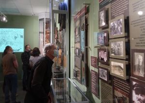 «Открыта дверь, музей гостей встречает…»