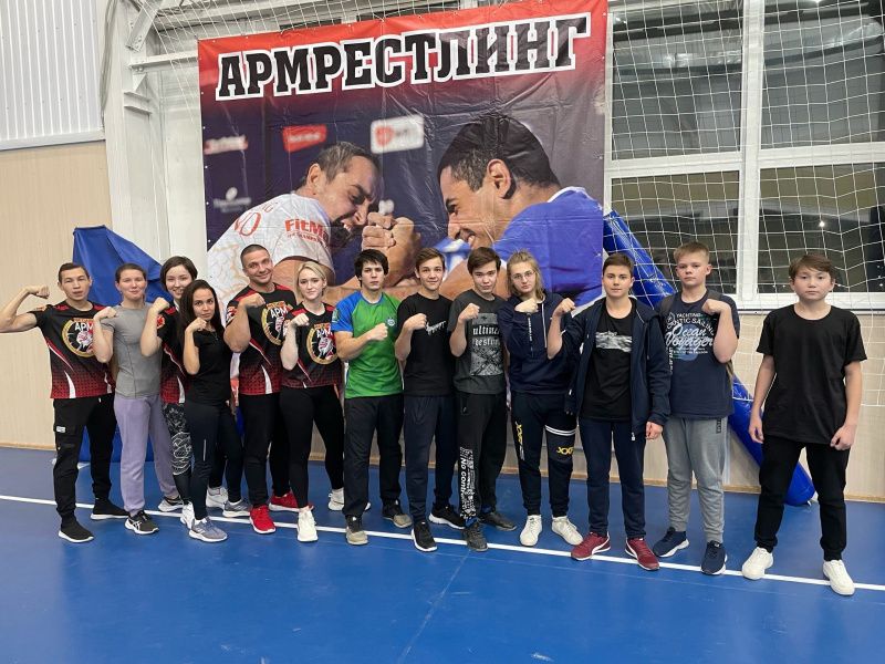 Сборная Мегиона по армрестлингу успешно выступила на Чемпионате и Первенстве округа в Сургуте
