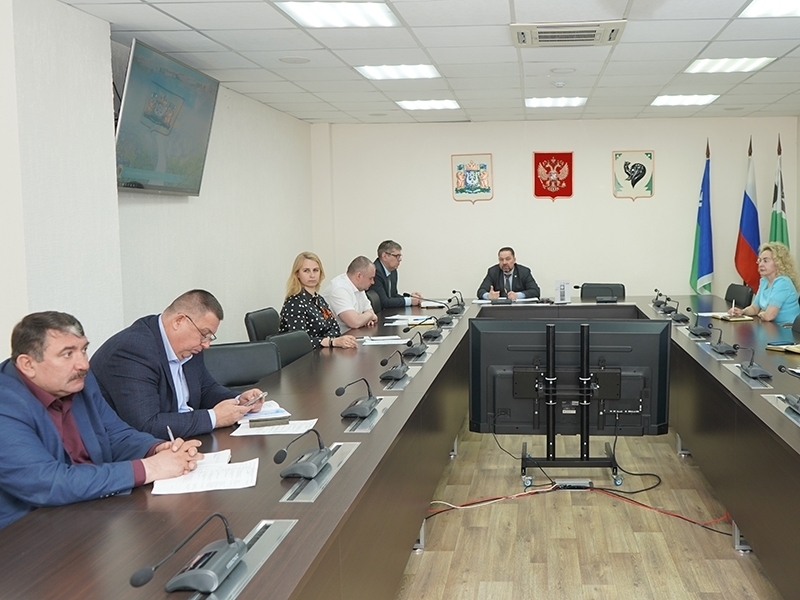 Капитальный ремонт теплотрассы, субботники, ямочный ремонт