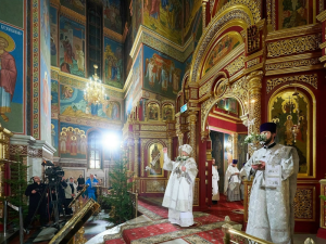 С Рождеством Христовым югорчан поздравил губернатор автономного округа Руслан Кухарук