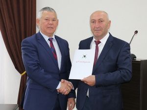 За содействие и участие в решении квартирного вопроса детей-сирот