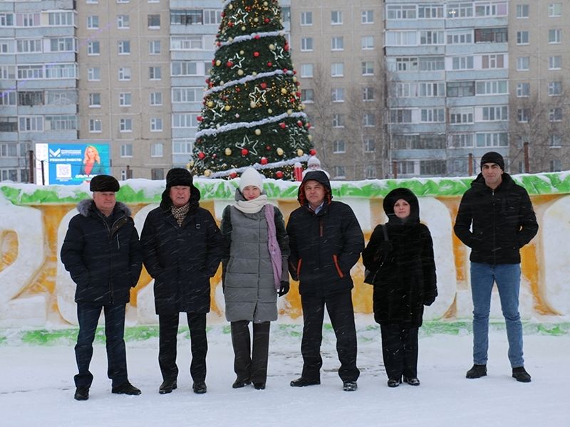 Куда сходить всей семьей в новогодние праздники? На каток!