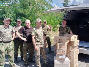 Как помочь защитникам