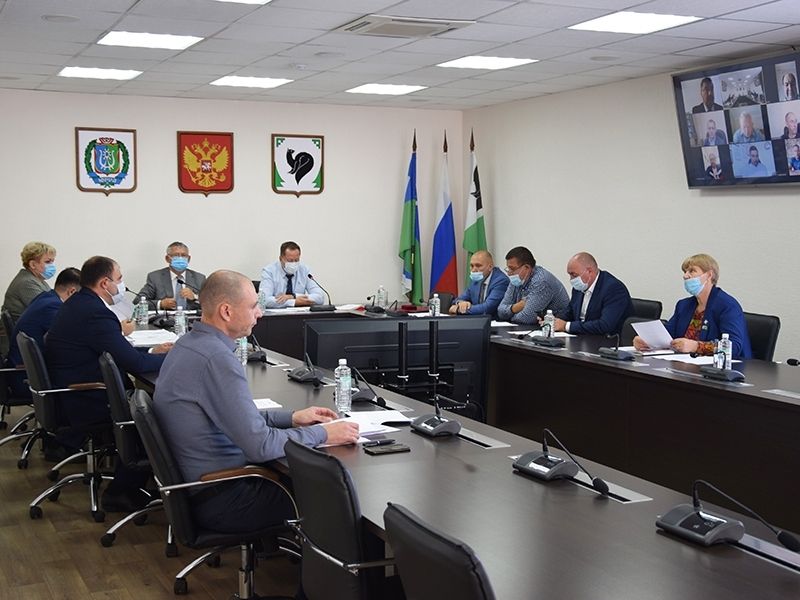 На заседании депутатами принято решение по денежному содержанию председателя Думы города