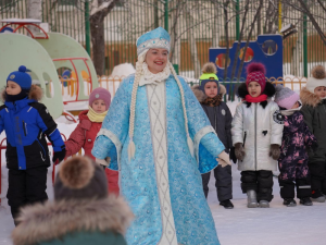 В детских садах Мегиона и посёлка Высокий состоялась традиционная предновогодняя акция «Старт Новому году!».