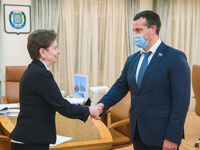 Эдуард Исаков продолжит деятельность сенатора