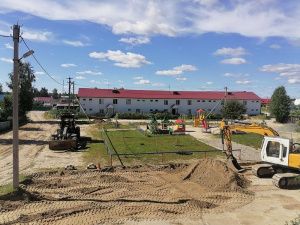 Инициатива жителей - в действии. В Высоком благоустраивают придомовые территории