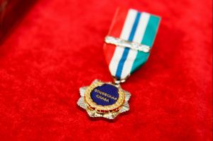 Югорчане смогут претендовать на знаки отличия «Отцовская слава», «За укрепление дружбы и сотрудничества», «Гордость Югры», «За созидание»