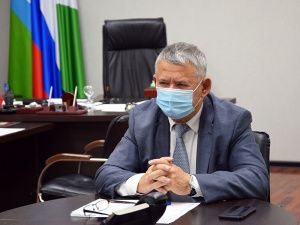 Олег Дейнека провел «прямую» телефонную линию с жителями города