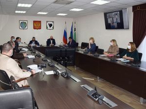 Вопросы питания школьников депутаты рассмотрели на депутатской комиcсии