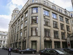 В Минтруде рассмотрят увеличение пособия малообеспеченным семьям с детьми от трех до семи лет