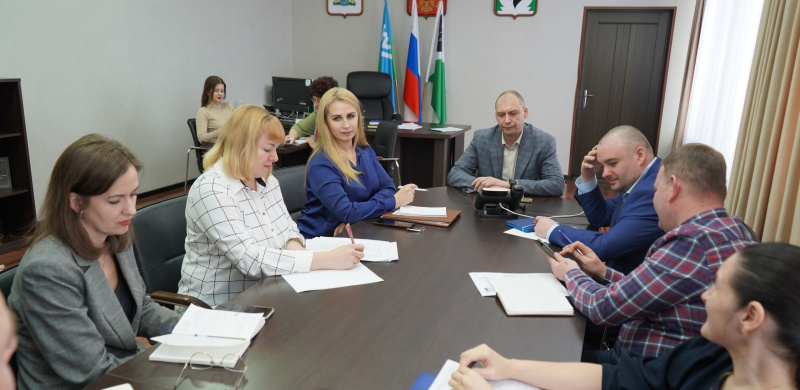 Глава города Алексей Петриченко провел телефонную «прямую» линию