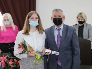 Олег Дейнека поздравил мегионцев с Днем космонавтики, а юных спортсменов - с присвоением званий мастеров спорта