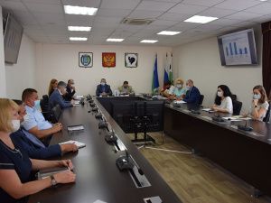 Готовность к зиме, чистый город, мотокросс – главные темы аппаратного совещания