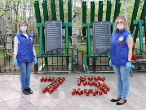 Волонтёры Мегиона – участники акции «Цветы Победы»