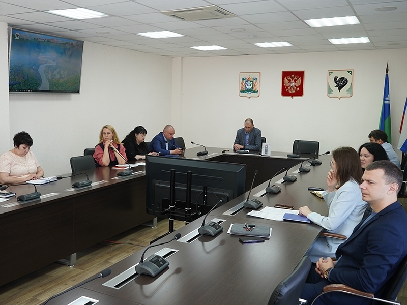 Аппаратное совещание при главе города: отключение отопления, ежегодные гидравлические испытания и паводок