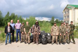 Ребята из «Старта» провели уборку территории в СУ-920