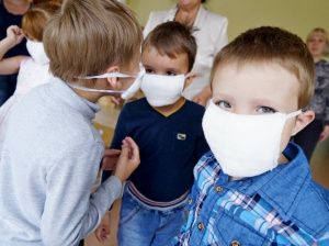 Дети до 14 лет в общественных местах могут находиться только в сопровождении родителей